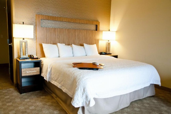 Hampton Inn By Hilton And Suites Salinas image 23