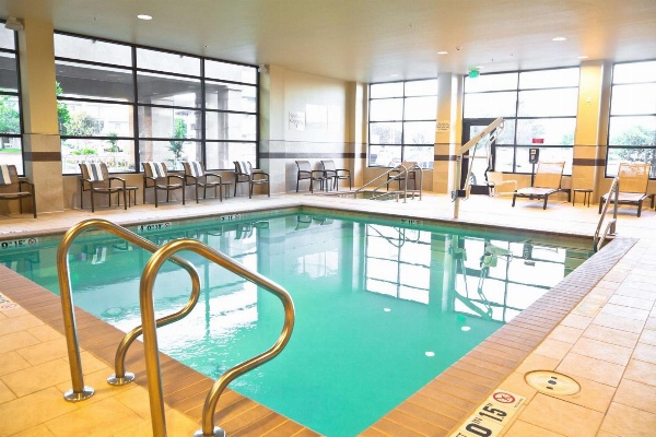 Hampton Inn By Hilton And Suites Salinas image 5